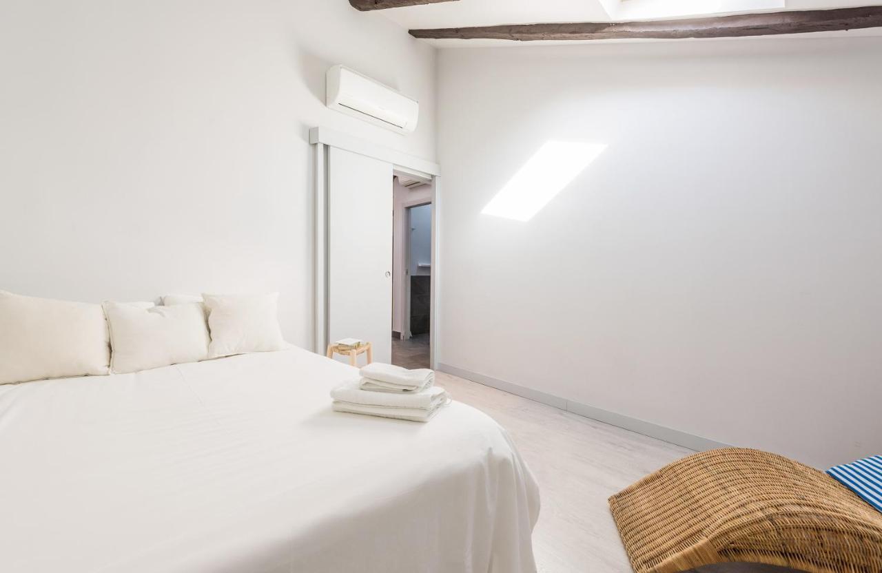 Bohemian 2Bedroom Attic In Lavapies Madrid Exterior photo